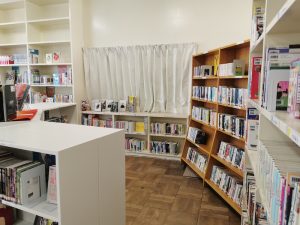 守口市錦中学校図書館改装後04