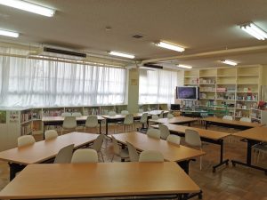 守口市錦中学校図書館改装後06